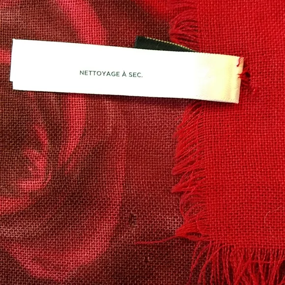 Large Scarf - Picture 3 of 5